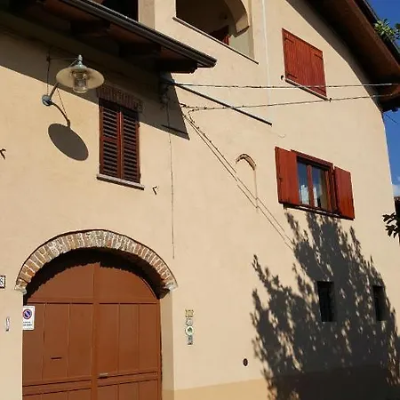 Oda ve Kahvaltı La Taverna Di Tony Montalto Dora